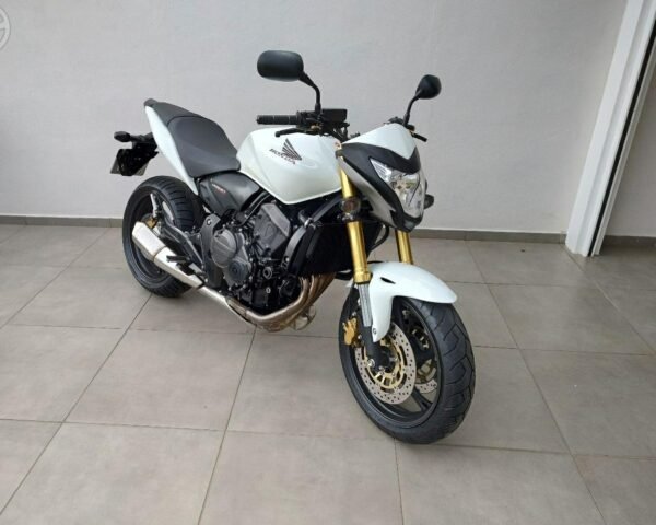CB Hornet  Modelo : 600  Ano : 2013 Cor : Branca