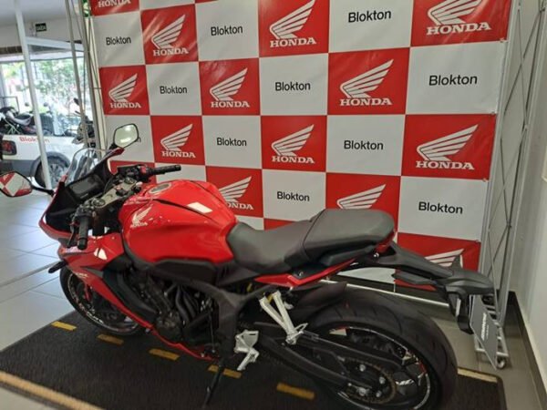 CBR 650R - Image 4