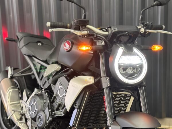 CB 1000R - Image 7