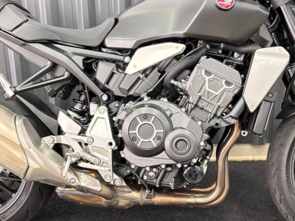 CB 1000R - Image 5