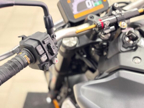 CB 1000R - Image 6