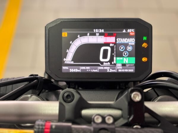 CB 1000R - Image 2